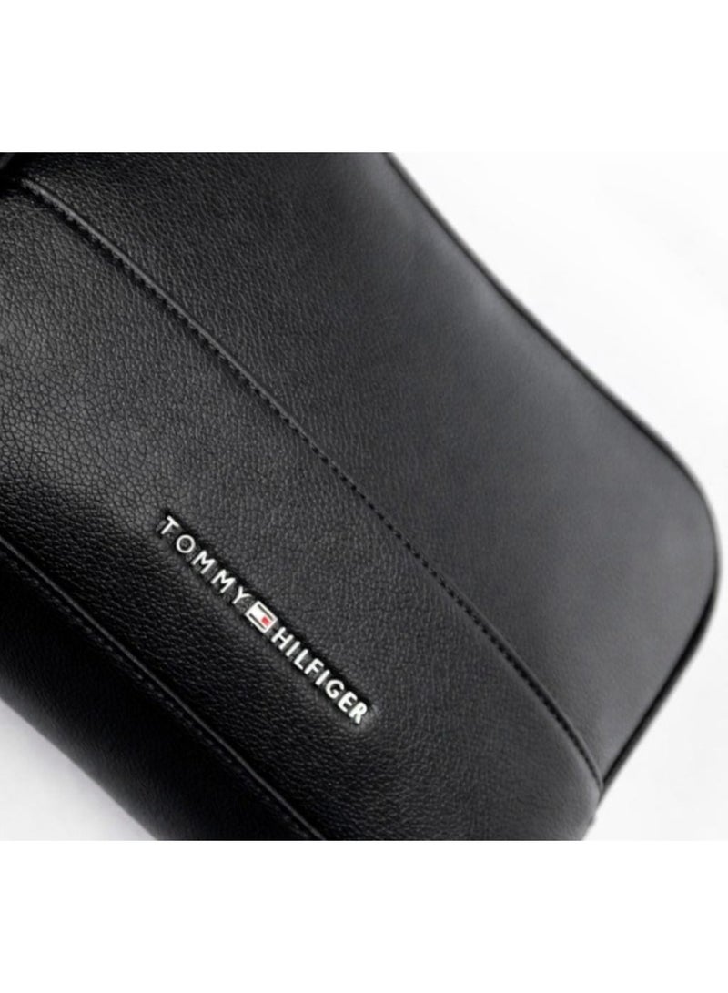 Hilfiger Denim Tommy Hilfiger Men's Essential Pebbled Texture Washbag – Black - Image 2